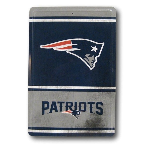 New England Patriots Tin Team Sign - Retro Style - Picture 1 of 1